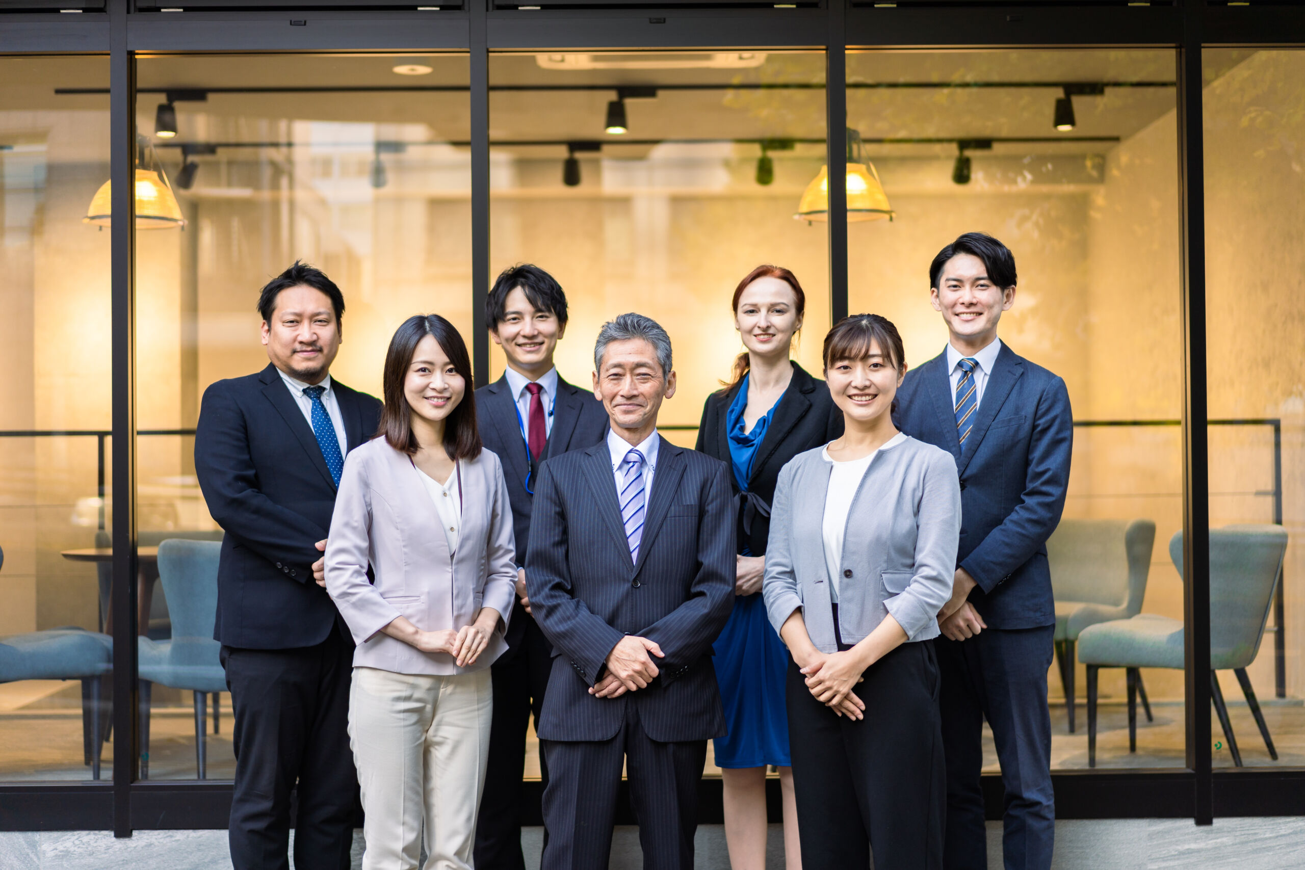 会社のチームの集合写真